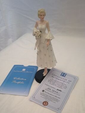 Marilyn Monroe Blissful Bride By The Hamilton Collection - White Resin Figurine